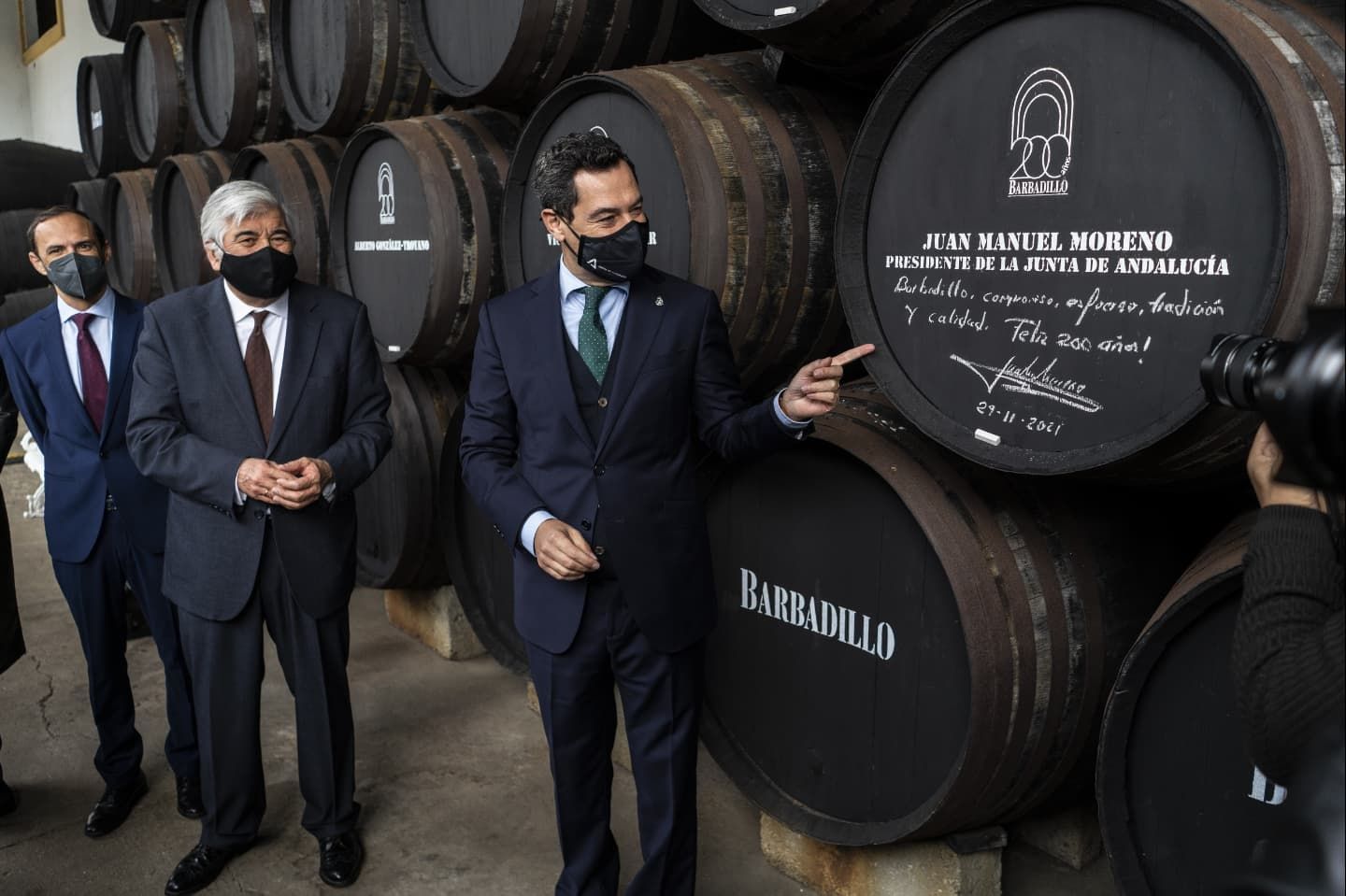 Con motivo del 200 aniversario el presidente de la Junta de Andalucía visita las centenarias Bodegas Barbadillo